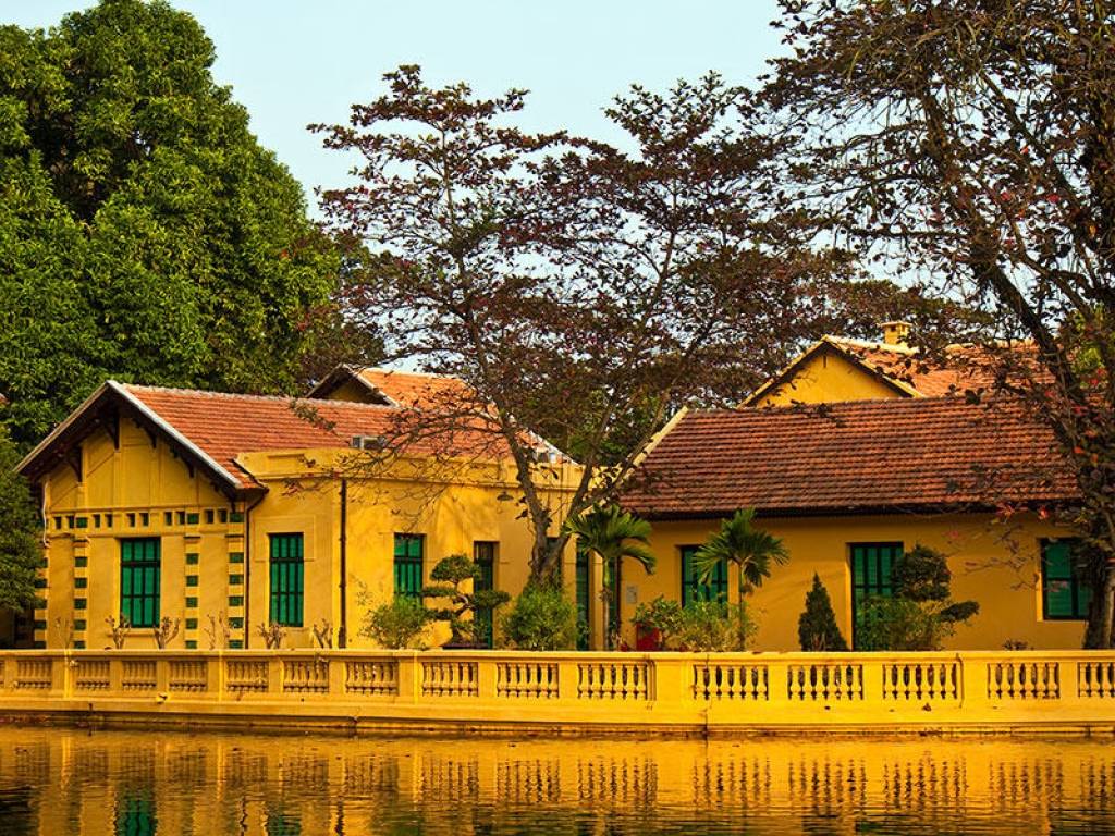 Maison d’Ho Chi Minh et temple laotien