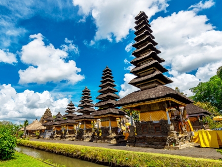 Taman Ayun et Tanah Lot : temples sacrés de Bali