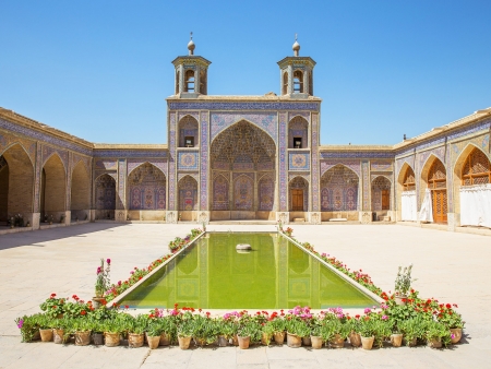 Shiraz, patrie des poètes et ville des roses…